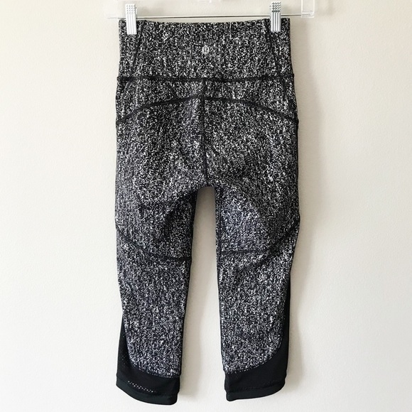 Lululemon Fit Physique Crop Legging Jacquard Black - Picture 6 of 11
